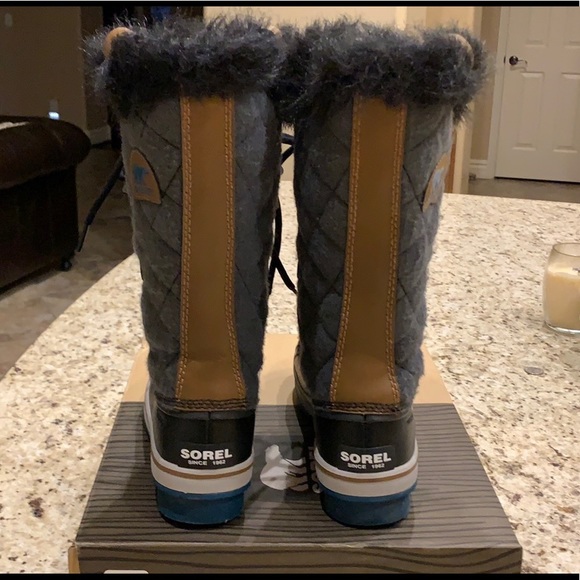 Sorel women’s boots - Tofino Felt - size 7 - Picture 3 of 6